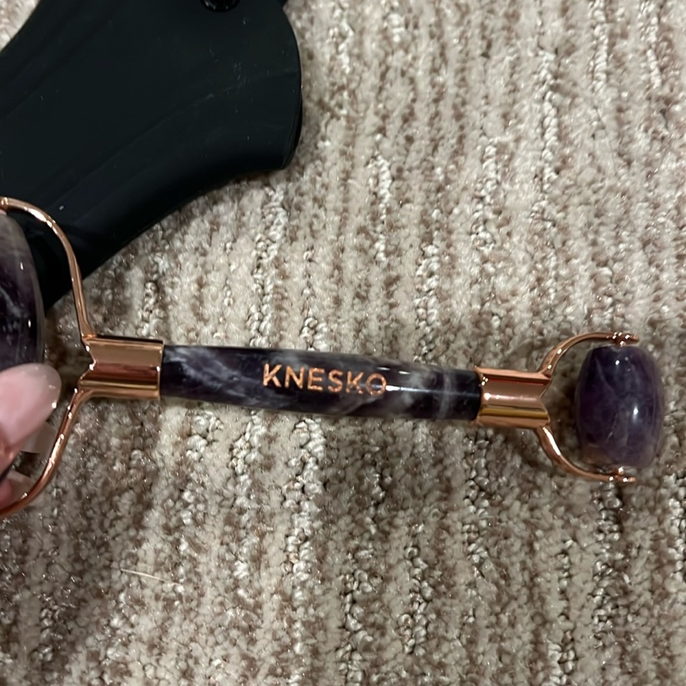 KNESKO JADE ROLLER - Picture 2 of 3